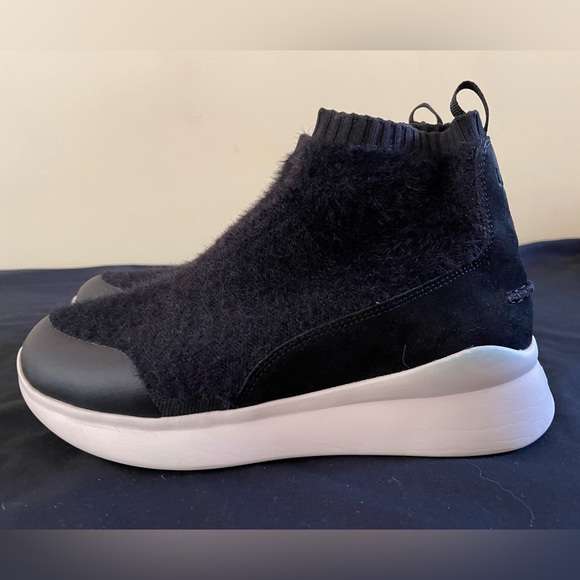 UGG Australia Women’s Griffith Black Wool Sneaker. Size 7.5  Good Condition - Picture 4 of 6